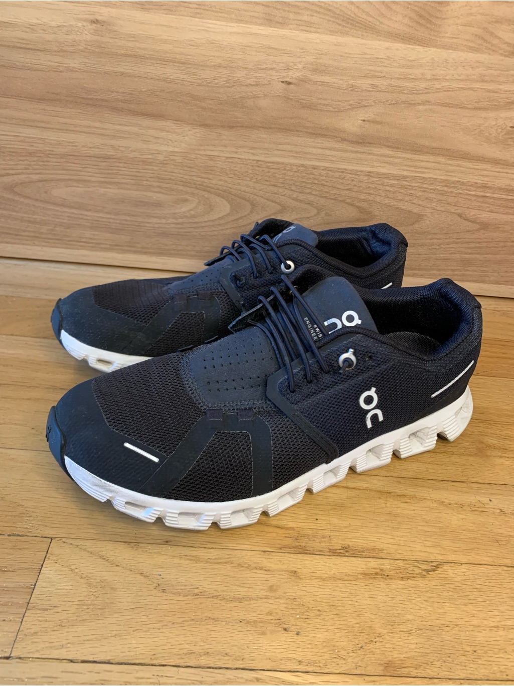On Cloud Black Women's Sneakers - Size 9.5